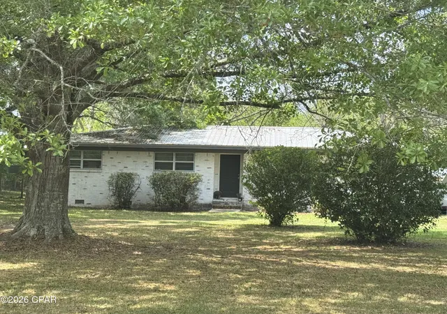 Homes for sale in Chipley, FL | 226 Hwy 77, Chipley, FL 32428 | MLS# 787695