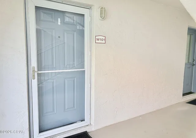 2nd image of 2100 W Bch Dr, Panama City, FL 32401