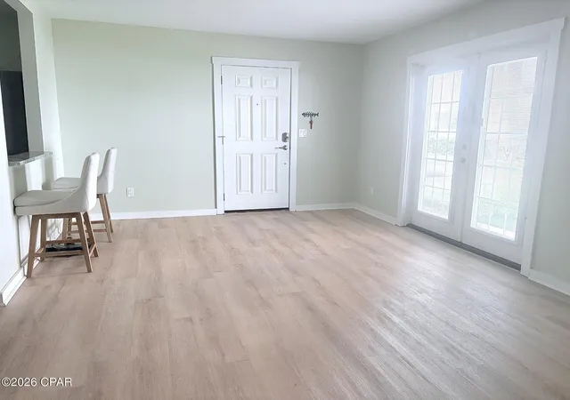 3rd image of 2100 W Bch Dr, Panama City, FL 32401