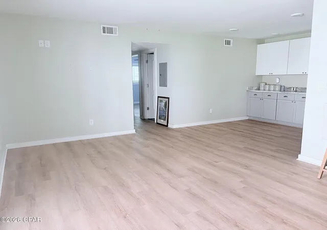 5th image of 2100 W Bch Dr, Panama City, FL 32401