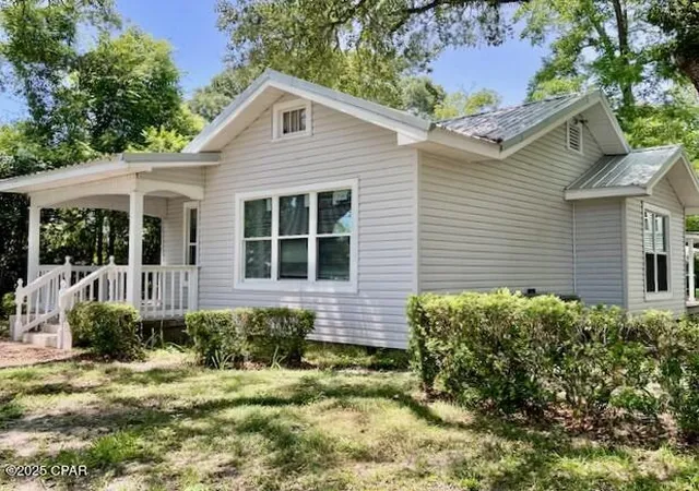 Homes for sale in Graceville, FL | 1038 E 8th Ave, Graceville, FL 32440 | MLS# 788138
