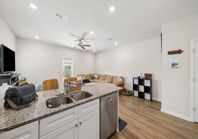 3rd image of 1762 Jakes Dr, Panama City, FL 32405 | MLS# 788254