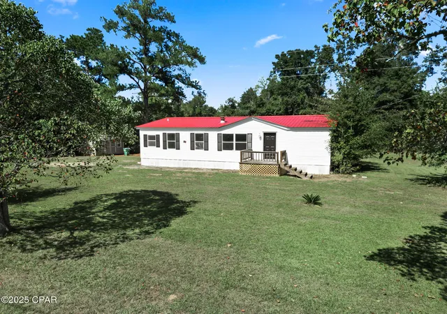 Homes for sale in Sneads, FL | 7868 Suellen St, Sneads, FL 32460 | MLS# 788644