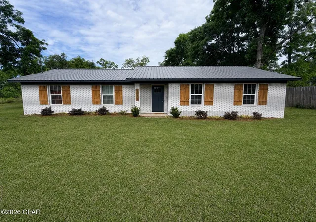 Homes for sale in Malone, FL | 5455 11th St, Malone, FL 32445 | MLS# 789168