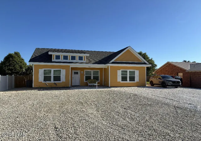 2nd image of 623 Gulf Aire Dr, Port Saint Joe, FL 32456 | MLS# 789248