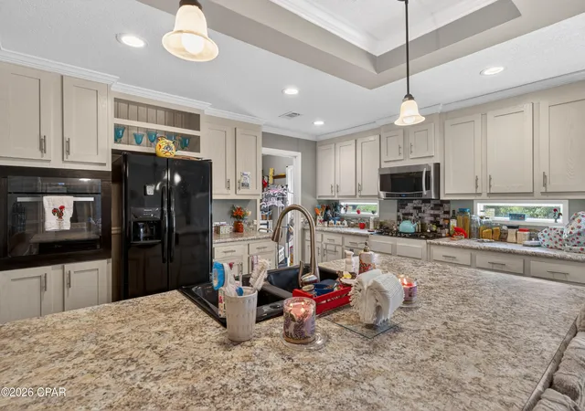 Homes for sale in Bonifay, FL | 3271 Twin Lakes Dr, Bonifay, FL 32425 | MLS# 789338