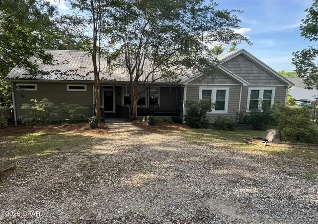 Homes for sale in Alford, FL | 2672 Lakeview Cir, Alford, FL 32420 | MLS# 789419
