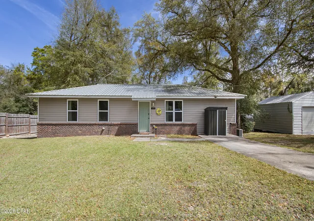 Homes for sale in Chipley, FL | 613 N Pear St, Chipley, FL 32428 | MLS# 789437