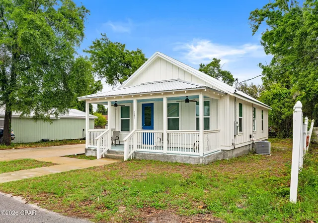 3rd image of 320 N Center Ave, Panama City, FL 32401 | MLS# 789645