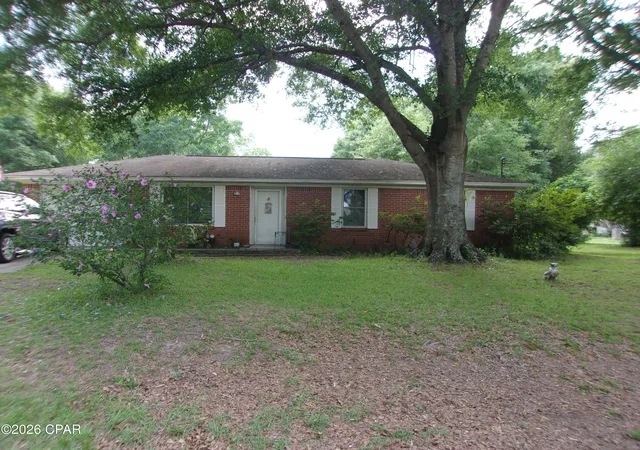 Homes for sale in Bonifay, FL | 3330 Rolling Hills Cir #B, Bonifay, FL 32425 | MLS# 790118