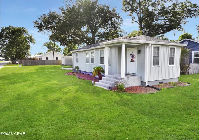 3rd image of 1214 Long Ave, Port Saint Joe, FL 32456 | MLS# 790242