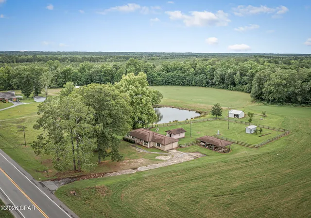Homes for sale in Graceville, FL | 3701 Hwy 2, Graceville, FL 32440 | MLS# 790418