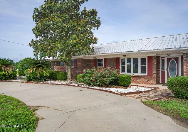 2nd image of 1712 Shamrock Ln, Chipley, FL 32428 | MLS# 790620