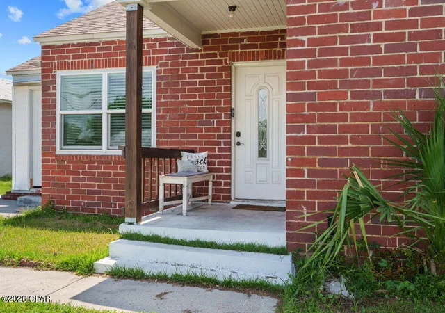 Photo 2 of Sale Pending at 1115 Mckenzie Ave, Panama City, FL 32401 | MLS# 790742 | Listing updated on 2026-06-28