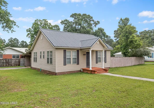 Homes for sale in Graceville, FL | 1016 10th Ave, Graceville, FL 32440 | MLS# 790754