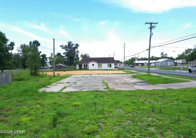 3rd image of 17475 N Main St, Blountstown, FL 32424 | MLS# 791218