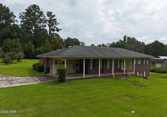 Homes for sale in Bonifay, FL | 409 E Wisconsin Ave, Bonifay, FL 32425 | MLS# 791236