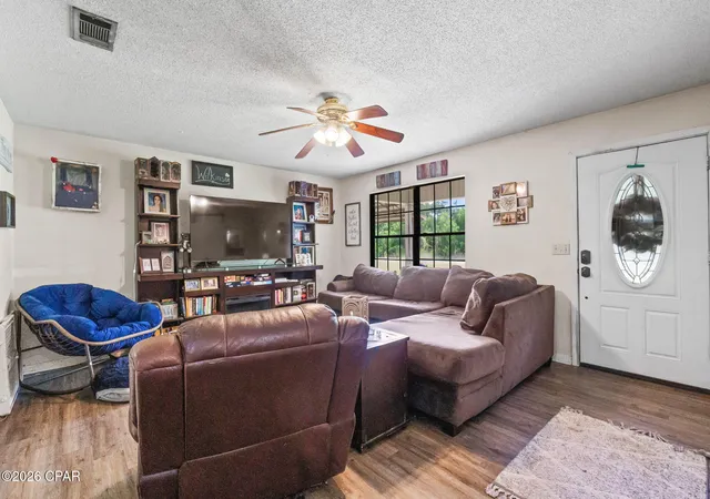 4th image of 940 Jamie Dr, Chipley, FL 32428 | MLS# 791390
