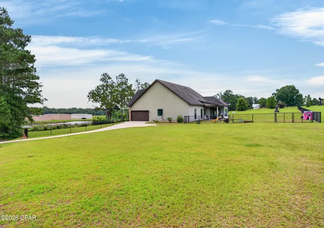 Homes for sale in Bonifay, FL | 3558 Seminole Ln, Bonifay, FL 32425 | MLS# 791429