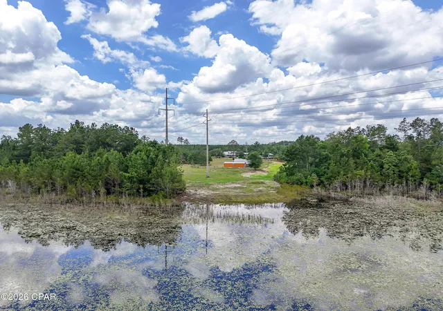 3rd image of 422 Mcduff Dr, Alford, FL 32420 | MLS# 791492