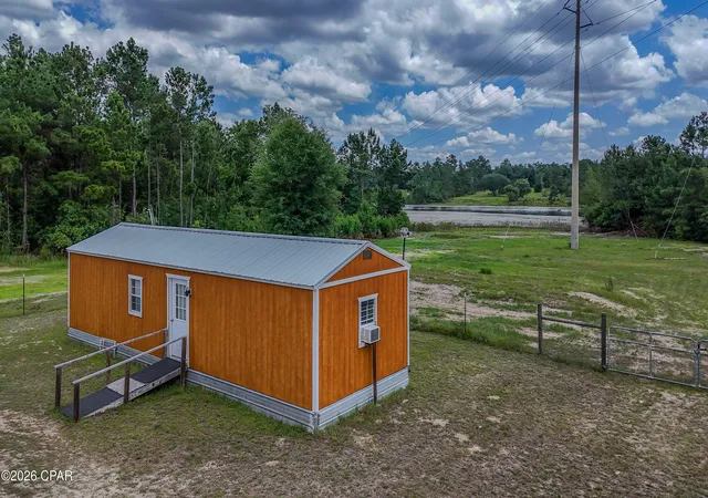 4th image of 422 Mcduff Dr, Alford, FL 32420 | MLS# 791492