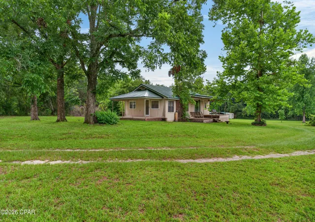 Homes for sale in Graceville, FL | 1229 Clearview Ln, Graceville, FL 32440 | MLS# 791521