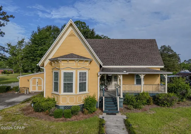 Homes for sale in Chipley, FL | 768 3rd St, Chipley, FL 32428 | MLS# 791552