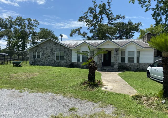 Homes for sale in Cottondale, FL | 2733 Levy St, Cottondale, FL 32431 | MLS# 791724