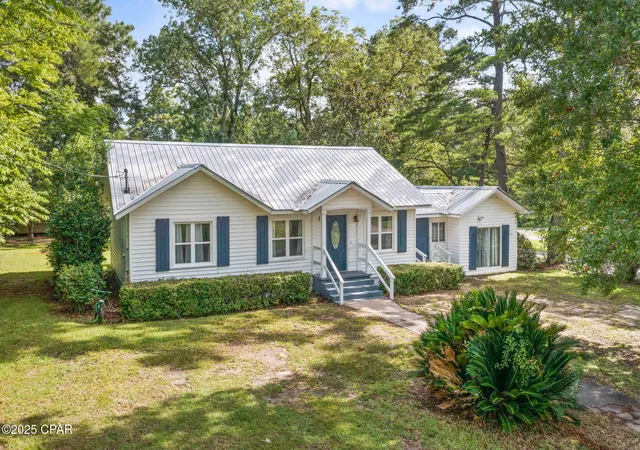 Homes for sale in Bonifay, FL | 111 E Wisconsin Ave, Bonifay, FL 32425 | MLS# 791729