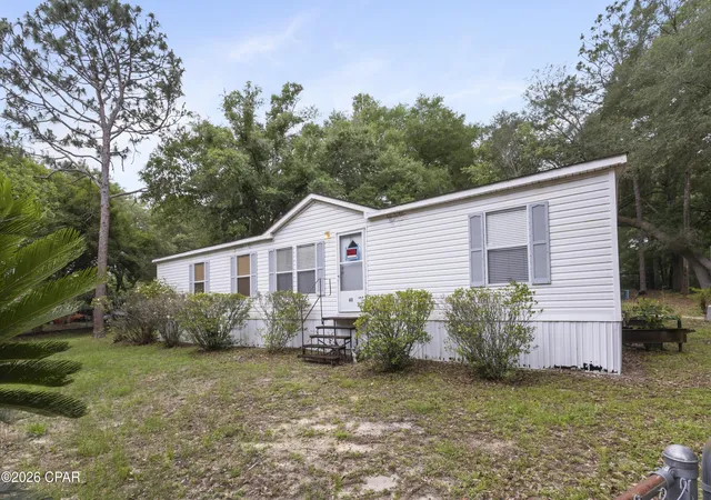 Homes for sale in Defuniak Springs, FL | 63 Cherokee Cir, Defuniak Springs, FL 32433 | MLS# 791745