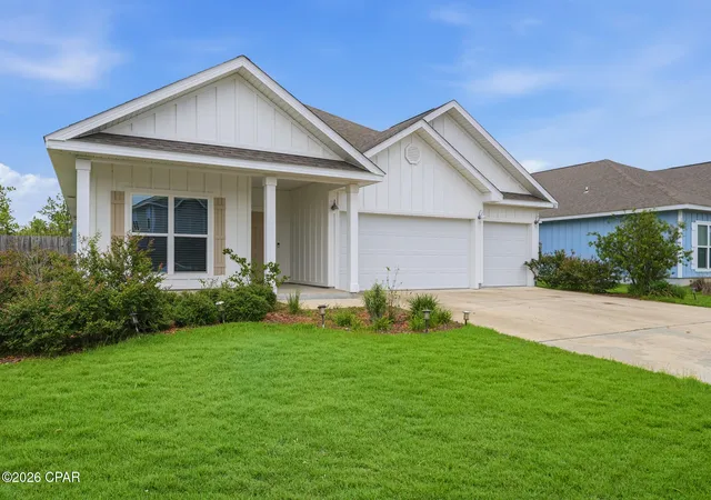 Homes for sale in Crestview, FL | 106 Hobson Ave, Crestview, FL 32539 | MLS# 791945