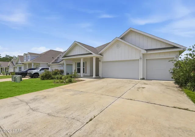 Homes for sale in Crestview, FL | 106 Hobson Ave, Crestview, FL 32539 | MLS# 791945