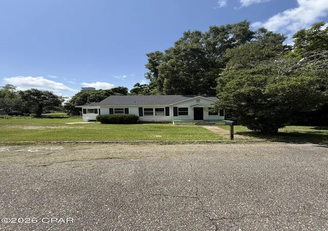 Homes for sale in Graceville, FL | 1007 7th Ave, Graceville, FL 32440 | MLS# 791947
