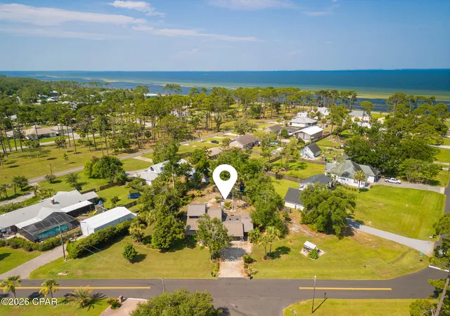2nd image of 302 Dupont Dr, Port Saint Joe, FL 32456 | MLS# 792056