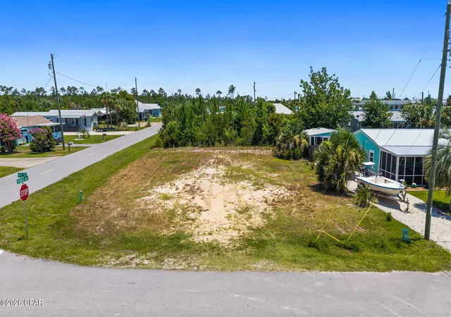 4th image of 210 4Th St, Port Saint Joe, FL 32456 | MLS# 792133