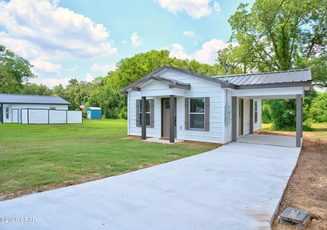Homes for sale in Graceville, FL | 1028 Pelham Ave, Graceville, FL 32440 | MLS# 792201