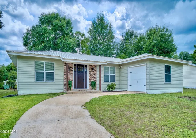 Homes for sale in Chipley, FL | 1807 Ulmer Ln, Chipley, FL 32428 | MLS# 792297