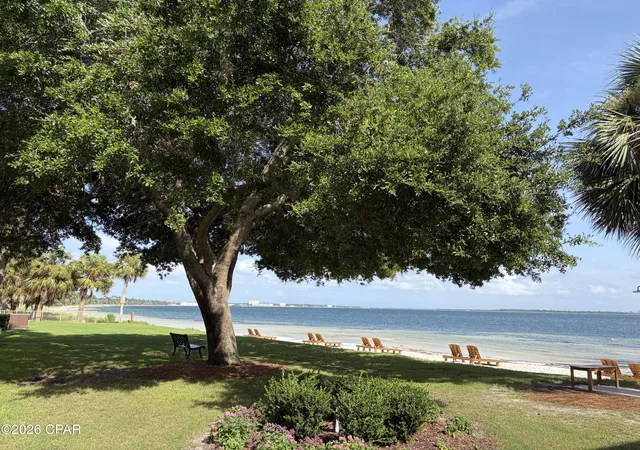 3rd image of 2100 W Bch Dr, Panama City, FL 32401