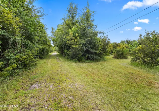 Photo 3 of Sale Pending at 4527 Hilltop Ln, Panama City, FL 32405 | MLS# 792942 | Listing updated on 2026-09-28