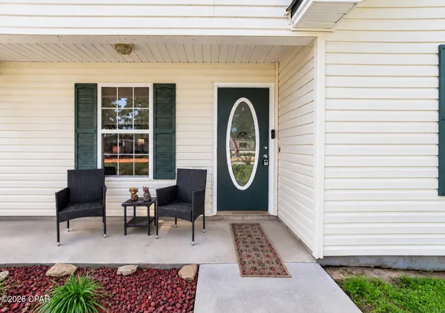 Photo 3 of Single family home for sale at 605 E Violet Ln, Defuniak Springs, FL 32433 | MLS# 795463 | Listing updated on 2026-10-05