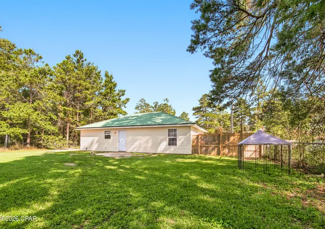 Photo 3 of Single family home for sale at 605 E Violet Ln, Defuniak Springs, FL 32433 | MLS# 795463 | Listing updated on 2026-10-05