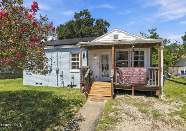 Photo 1 of Sale Pending at 1434 W 10th Street, Panama City, FL 32401 | MLS# 795645 | Listing updated on 2026-10-05