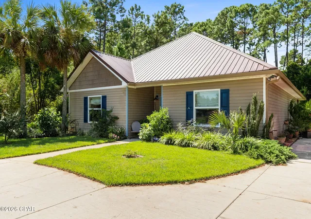 Photo 1 of Single family home for sale at 129 Betty Dr, Port Saint Joe, FL 32456 | MLS# 795651 | Listing updated on 2026-09-24