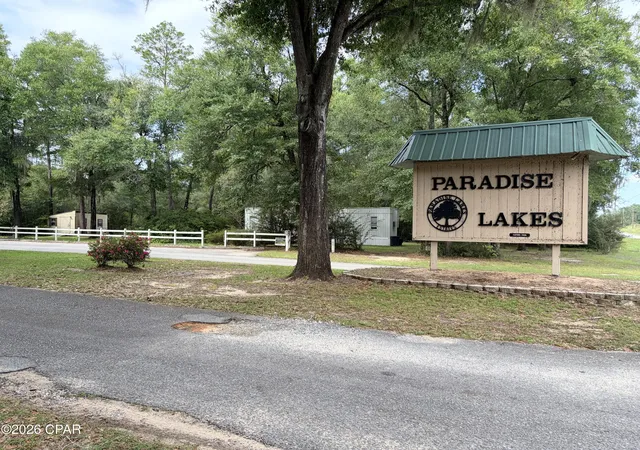 Manufactured home for sale at 3989 Dunford Cir, Chipley, FL 32428 | MLS# 795683