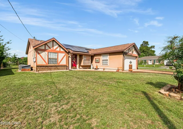 Photo 2 of Single family home for sale at 705 Joan Ln, Panama City, FL 32404 | MLS# 795722 | Listing updated on 2026-09-24
