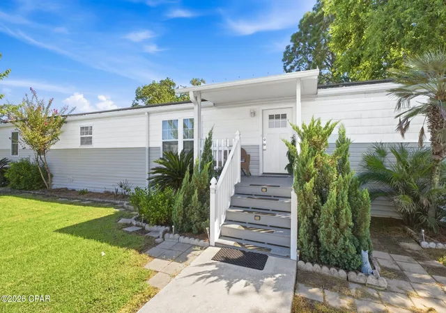Photo 2 of Sale Pending at 6425 Summer Oak Dr, Panama City, FL 32408 | MLS# 795727 | Listing updated on 2026-09-25