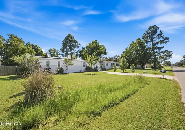 Photo 3 of Sale Pending at 6425 Summer Oak Dr, Panama City, FL 32408 | MLS# 795727 | Listing updated on 2026-09-25