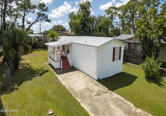Photo 2 of Manufactured home for sale at 6421 Big Daddy Dr, Panama City Beach, FL 32407 | MLS# 795732 | Listing updated on 2026-09-22