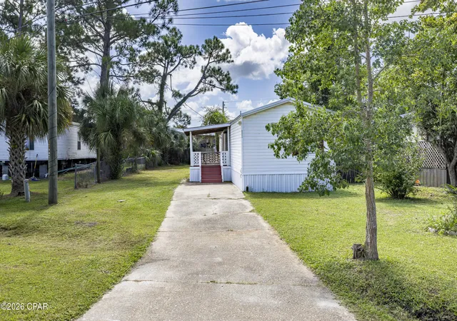 Photo 4 of Manufactured home for sale at 6421 Big Daddy Dr, Panama City Beach, FL 32407 | MLS# 795732 | Listing updated on 2026-09-22