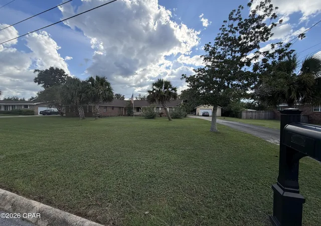 Photo 3 of Sale Pending at 4323 Misty Ln, Lynn Haven, FL 32444 | MLS# 795725 | Listing updated on 2026-10-07
